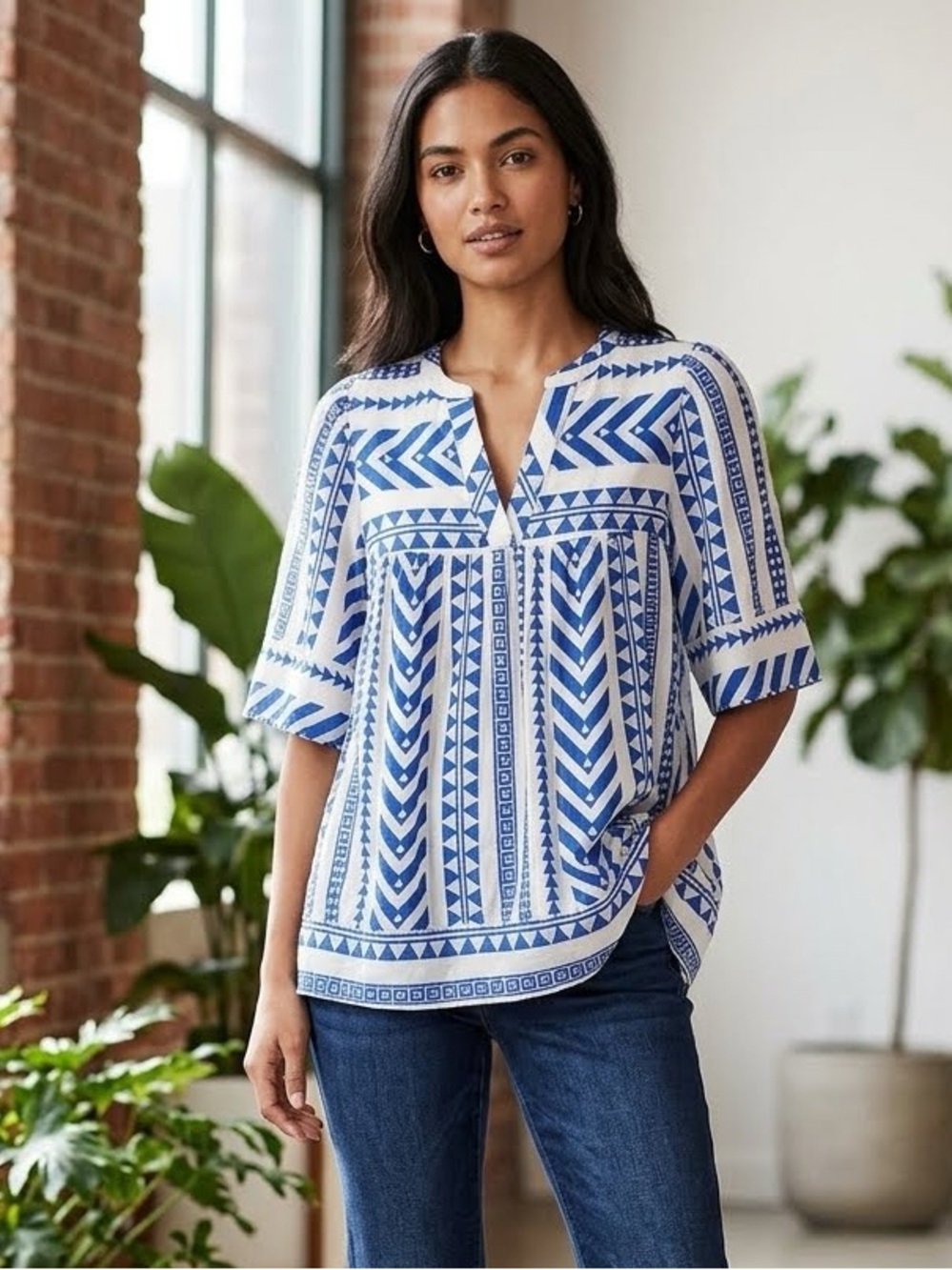 Old Navy Blue and White Geometric Print Lightweight Blouse Size M Tall NWT